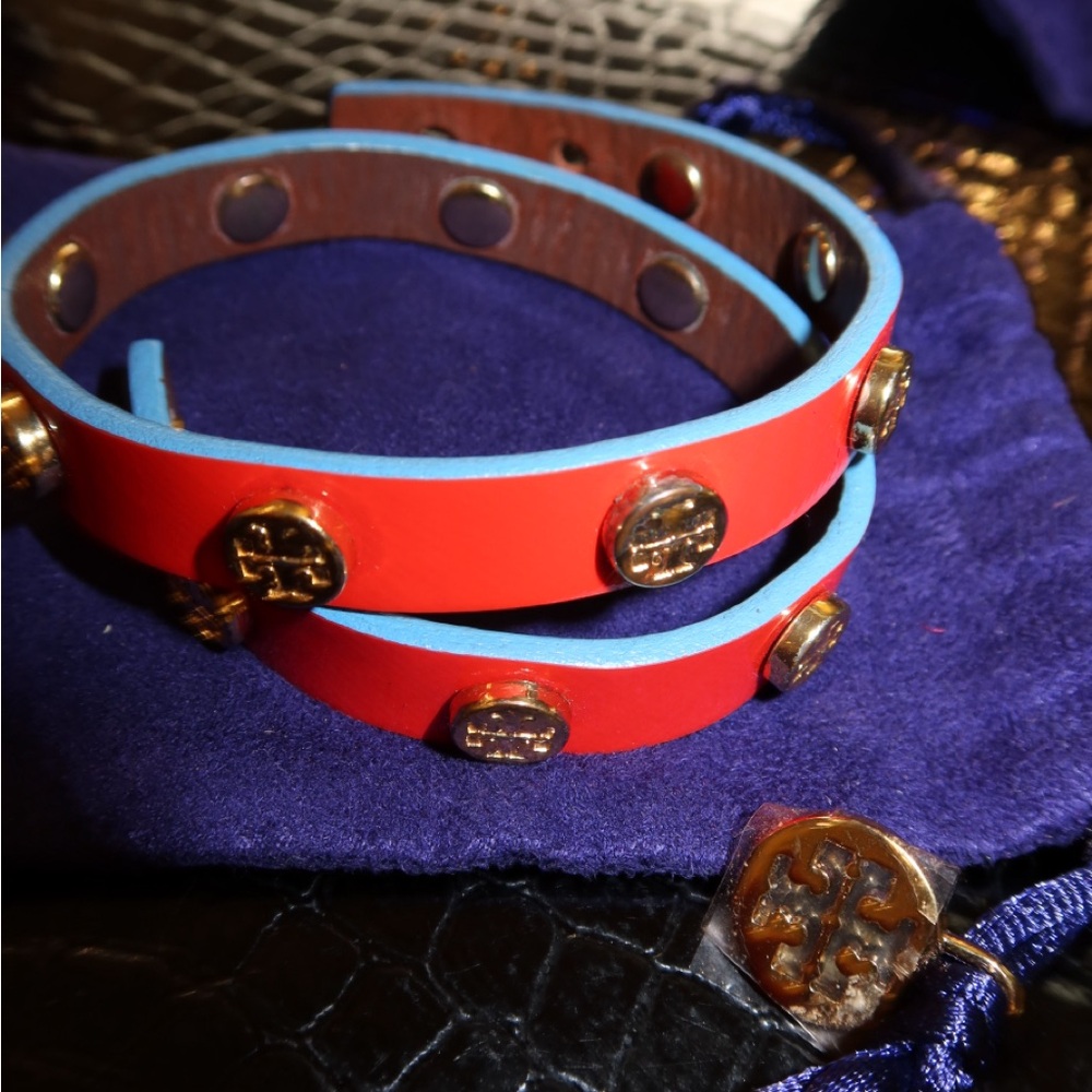 TORY BURCH LEATHER RED DOUBLE WRAP LOGO STUD BRACELET!